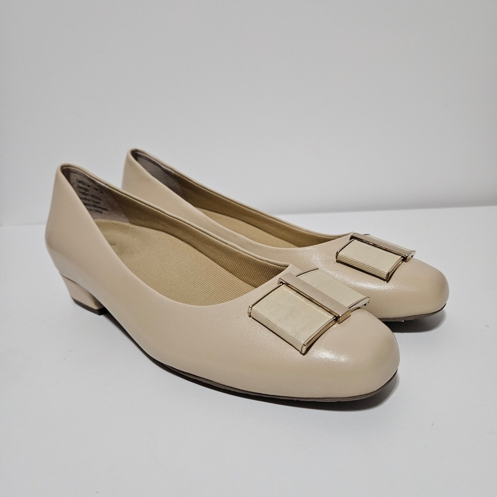 Ros Hommerson Twilight Low Heel Pump Shoes Women 7.5 N Beige Leather Bow Neutral